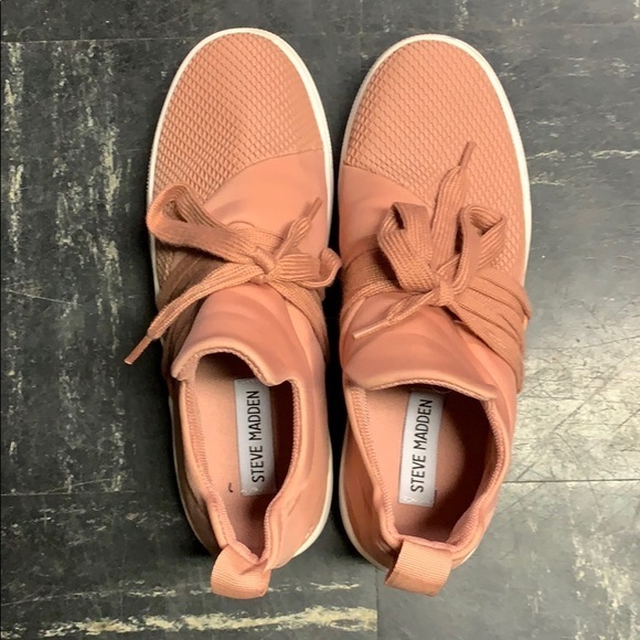 Steve Madden Lancer Pink Knit Sneakers Size 6.5 - Picture 3 of 5